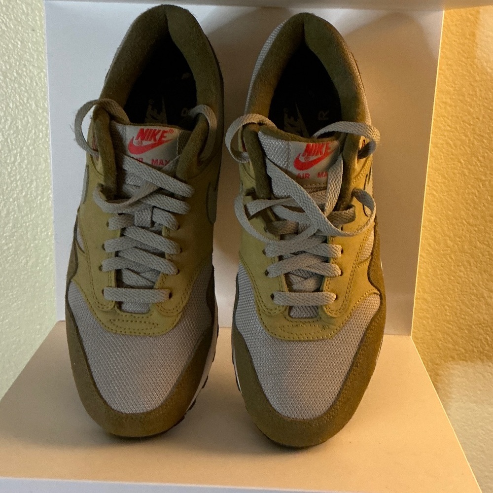 Nike Air Max 1 Olive and Gray Men's Sneakers with original box - Picture 2 of 5